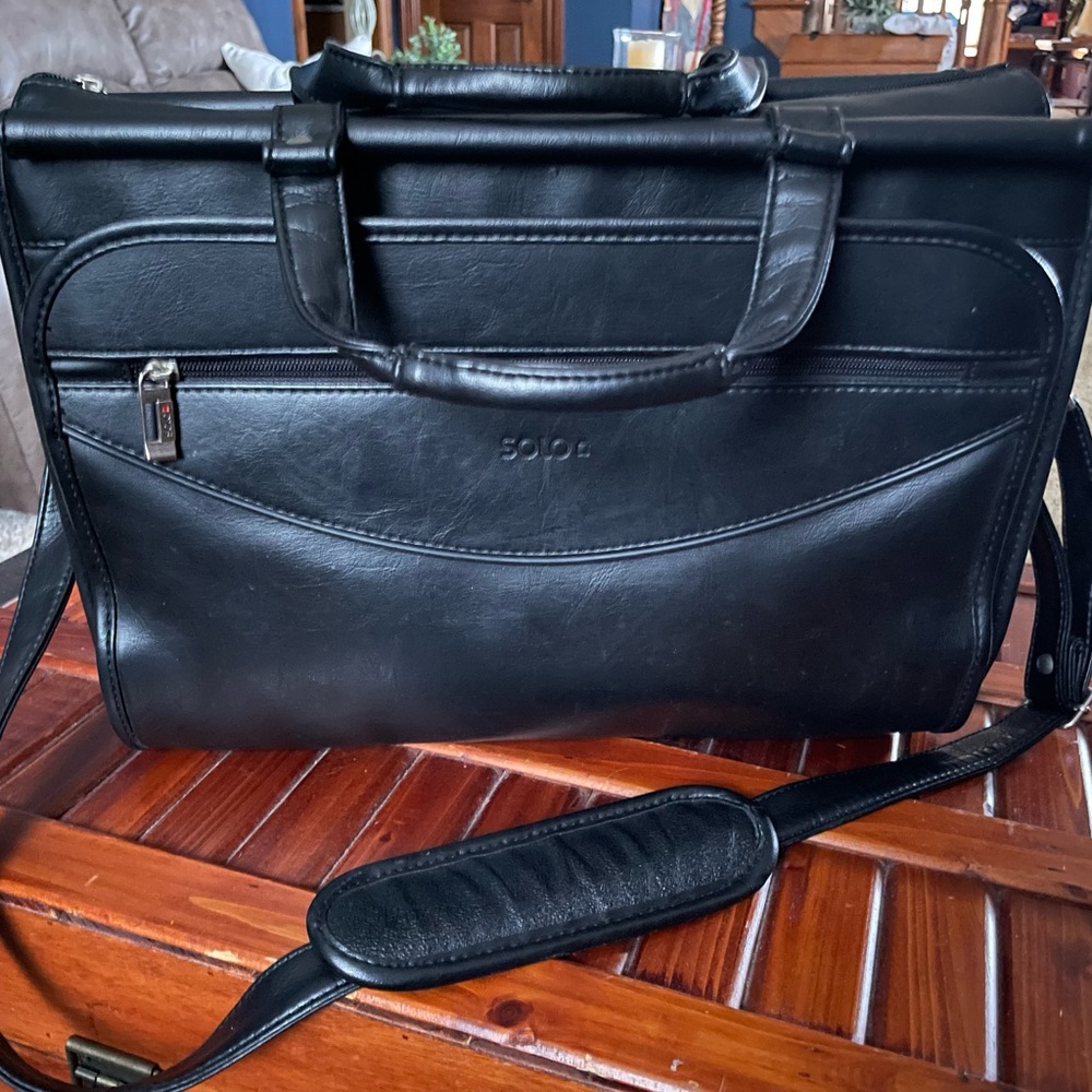 SOLO BRAND BRIEFCASE